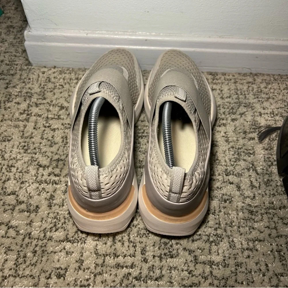 Sorel Dove & Moonstone Kinetic Impact II Strap Shoes Size 11